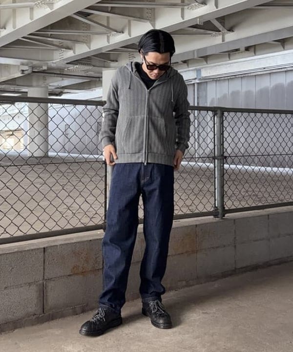 川崎 駿希さんの「BEAMS WOMEN｜メッシュ ジップアップ フーディ【リラックスフィット】」を使ったコーディネート