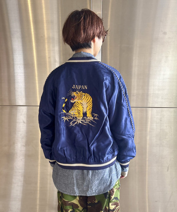 みりさんの「【別注】テーラー東洋 / 50th 50％ スカジャン」を使ったコーディネート