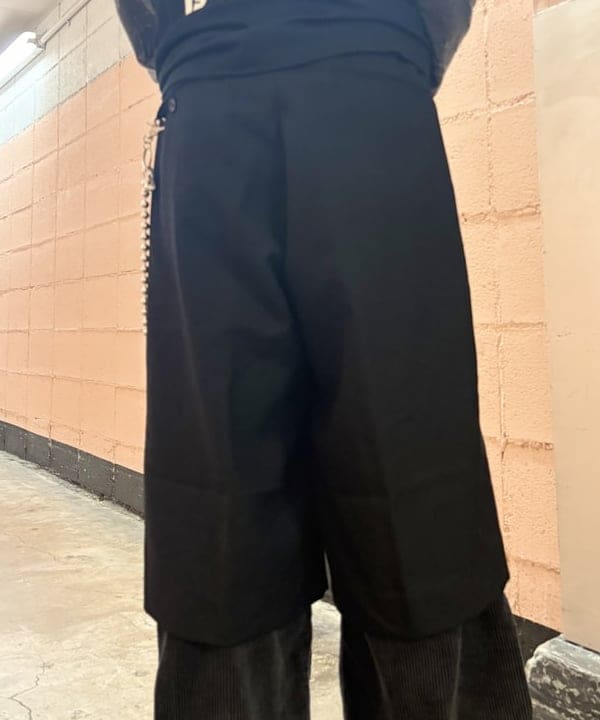 岡安 優馬さんの「BEAMS WOMEN｜【ワイドストレートフィット】ショート スラックス」を使ったコーディネート