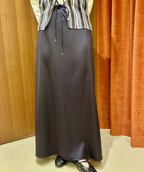 早川 萌子さんの「BEAMS WOMEN｜ショルダー オープン ロングスリーブ Tシャツ」を使ったコーディネート