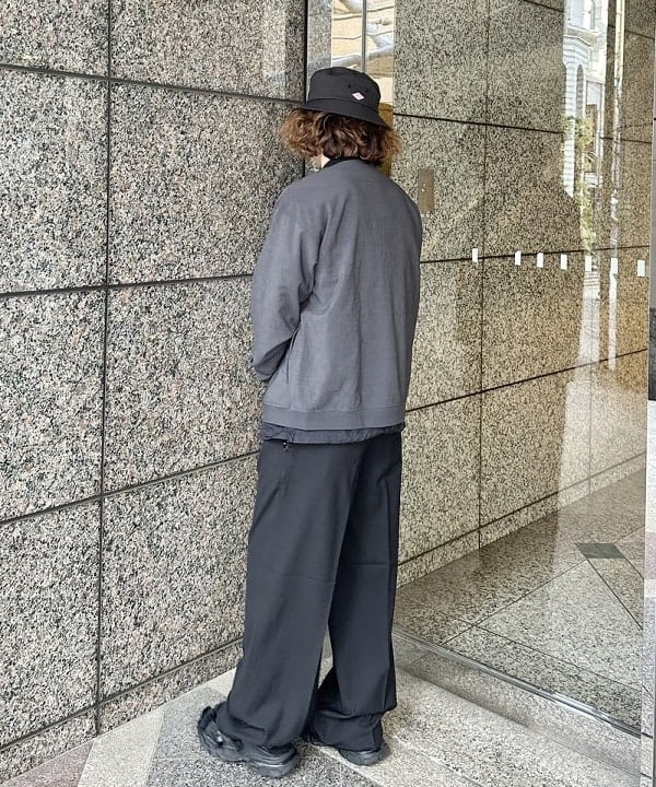 吉田 洸輝さんの「BEAMS WOMEN｜ワイドストレート 2プリーツ  スラックス」を使ったコーディネート