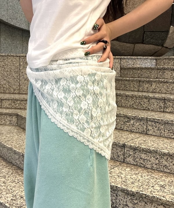 須賀さんの「BEAMS WOMEN｜【別注】Healthknit &times; maturely / トンプキンス スウェット パンツ」を使ったコーディネート