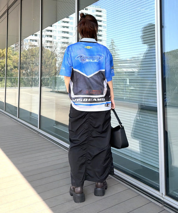 松本 佳菜子さんの「BEAMS WOMEN｜ストライプ ジップ シャツ ハーフスリーブ」を使ったコーディネート