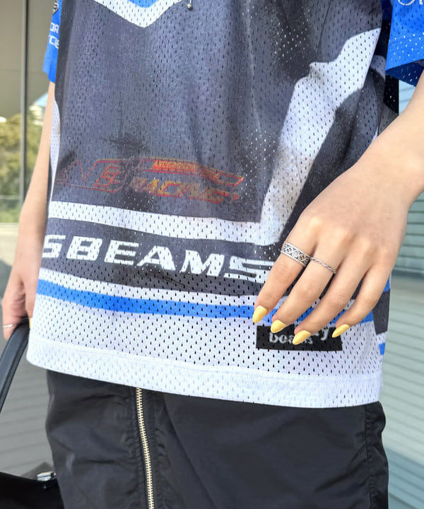 松本 佳菜子さんの「BEAMS WOMEN｜ストライプ ジップ シャツ ハーフスリーブ」を使ったコーディネート