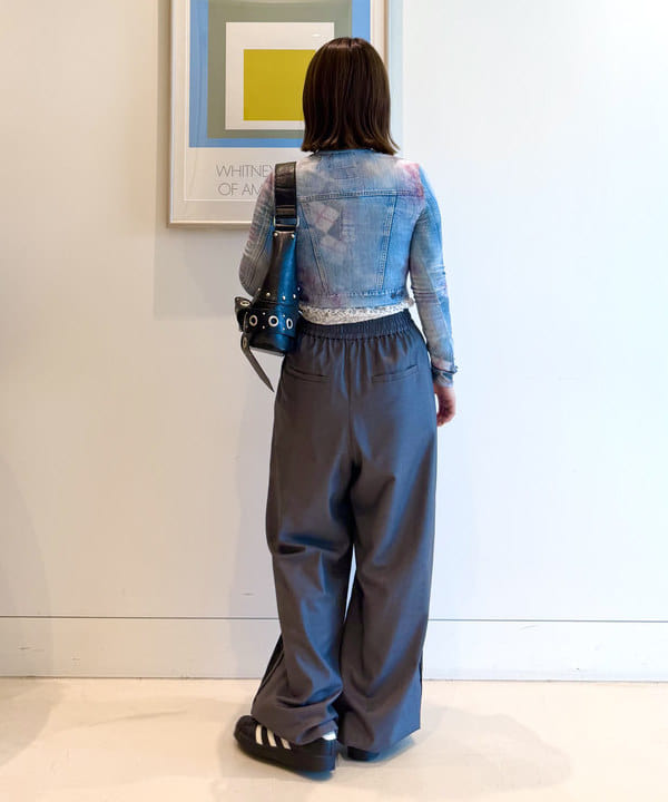 松本 佳菜子さんの「BEAMS WOMEN｜ストレッチレース クルーネック Tシャツ」を使ったコーディネート