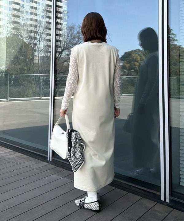 松本 佳菜子さんの「BEAMS WOMEN｜コットン シルク スカーフ」を使ったコーディネート