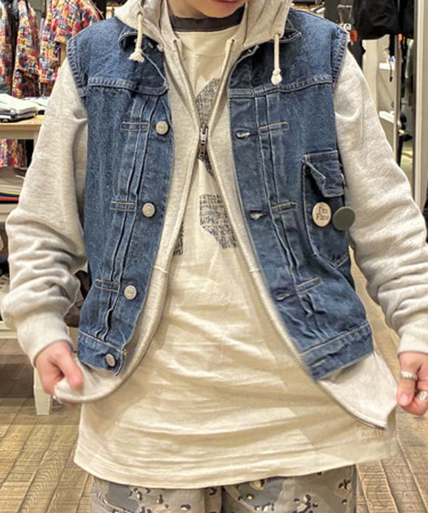 原口 愛さんの「BEAMS WOMEN｜レトロ フィット ジップ フーディー」を使ったコーディネート