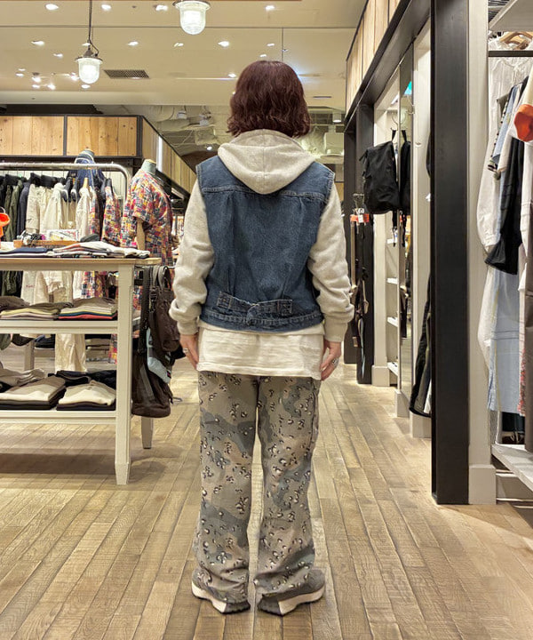 原口 愛さんの「BEAMS WOMEN｜レトロ フィット ジップ フーディー」を使ったコーディネート