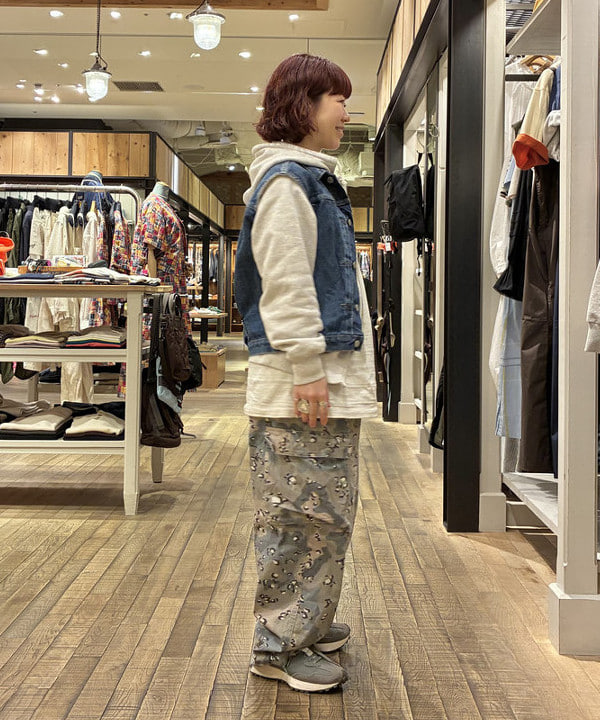 原口 愛さんの「BEAMS WOMEN｜レトロ フィット ジップ フーディー」を使ったコーディネート