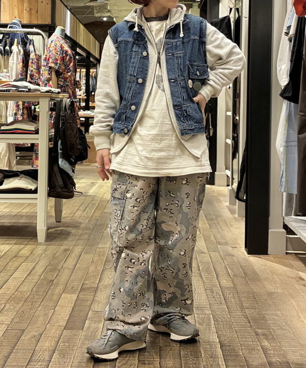 原口 愛さんの「BEAMS WOMEN｜レトロ フィット ジップ フーディー」を使ったコーディネート