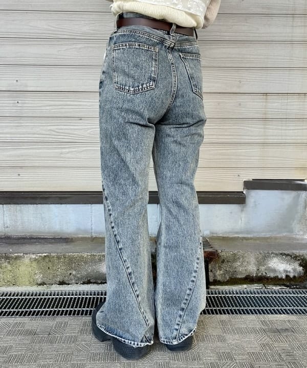 カタヤマ アヤさんの「BEAMS WOMEN｜シアー リブ ニット ポロ カーディガン」を使ったコーディネート