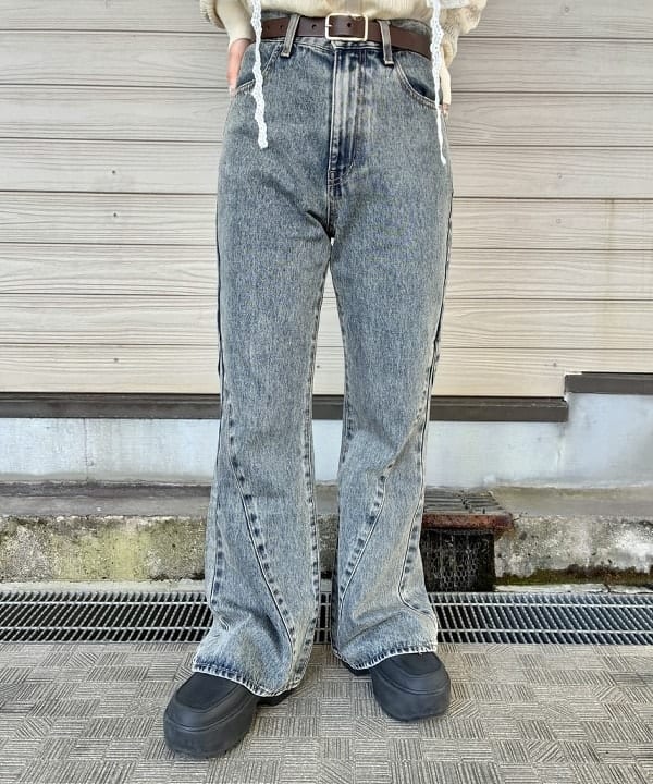 カタヤマ アヤさんの「BEAMS WOMEN｜シアー リブ ニット ポロ カーディガン」を使ったコーディネート