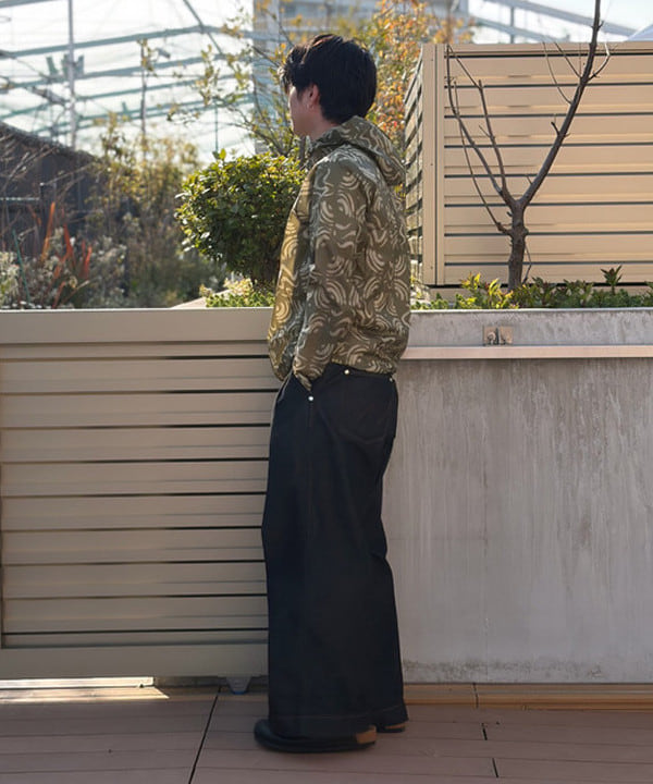 大野 滉太さんの「BEAMS WOMEN｜【別注】BIRKENSTOCK / BOSTON &ldquo;BONE PATTERN&rdquo; Smooth BLACK」を使ったコーディネート