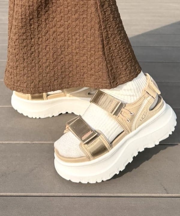 松本 佳菜子さんの「BEAMS WOMEN｜カット ジャカード マーメイド ワンピース」を使ったコーディネート