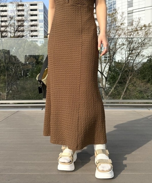 松本 佳菜子さんの「BEAMS WOMEN｜カット ジャカード マーメイド ワンピース」を使ったコーディネート