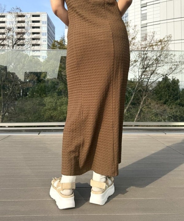 松本 佳菜子さんの「BEAMS WOMEN｜カット ジャカード マーメイド ワンピース」を使ったコーディネート