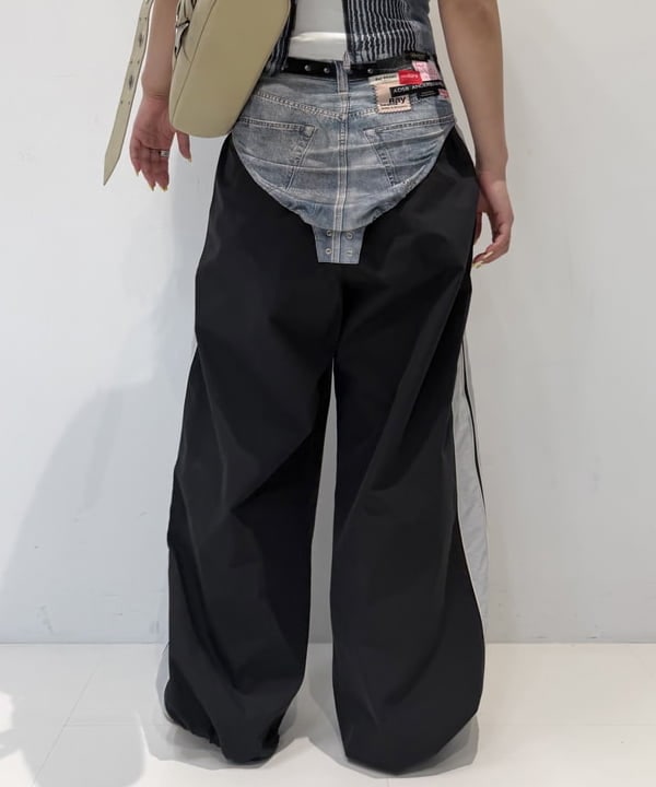 松本 佳菜子さんの「BEAMS WOMEN｜スタッズ ベルト バッグ」を使ったコーディネート