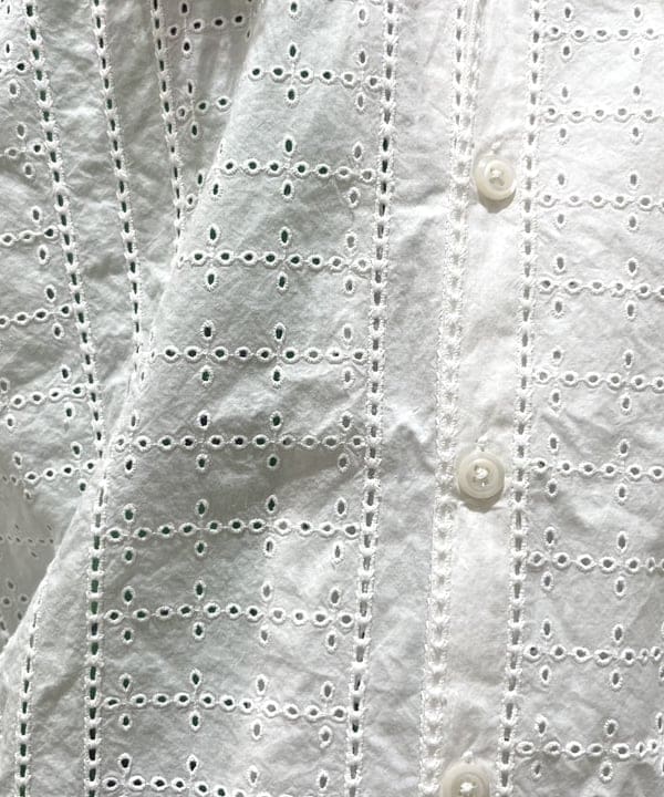 菊田 悠さんの「BEAMS WOMEN｜レース オープンカラーシャツ【リラックスフィット】」を使ったコーディネート