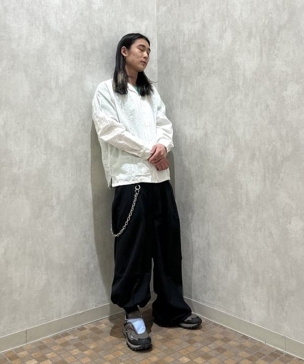 菊田 悠さんの「BEAMS WOMEN｜レース オープンカラーシャツ【リラックスフィット】」を使ったコーディネート