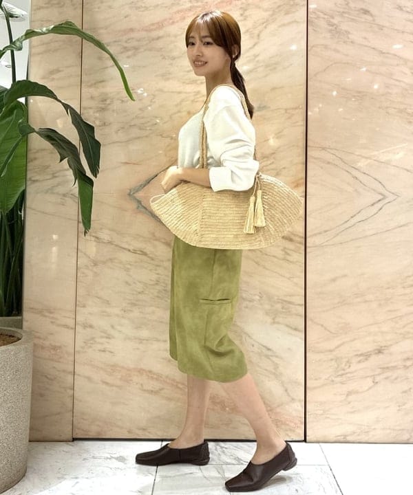 茂野 真楓さんの「BEAMS WOMEN｜コットンシルク Vネック プルオーバー」を使ったコーディネート