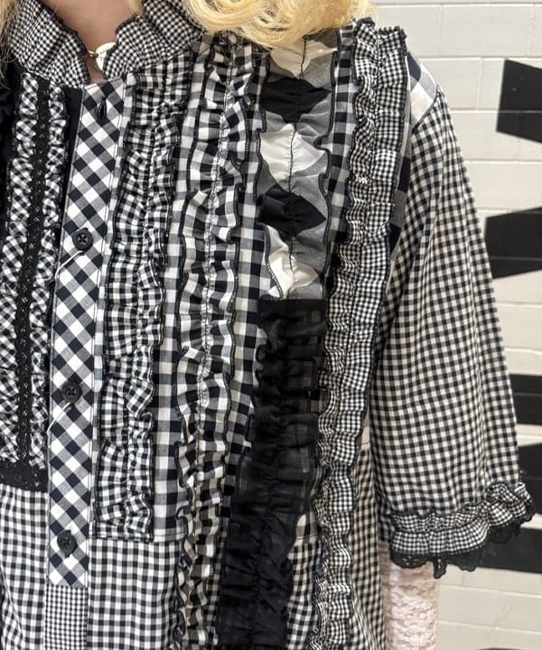 大石彩可さんの「BEAMS WOMEN｜ジャカード レース クルーネック Tシャツ」を使ったコーディネート