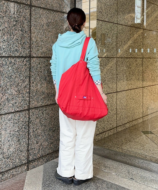 イシイ サオリさんの「BEAMS WOMEN｜【別注】Healthknit &times; maturely / トンプキンス フルジップ パーカー」を使ったコーディネート