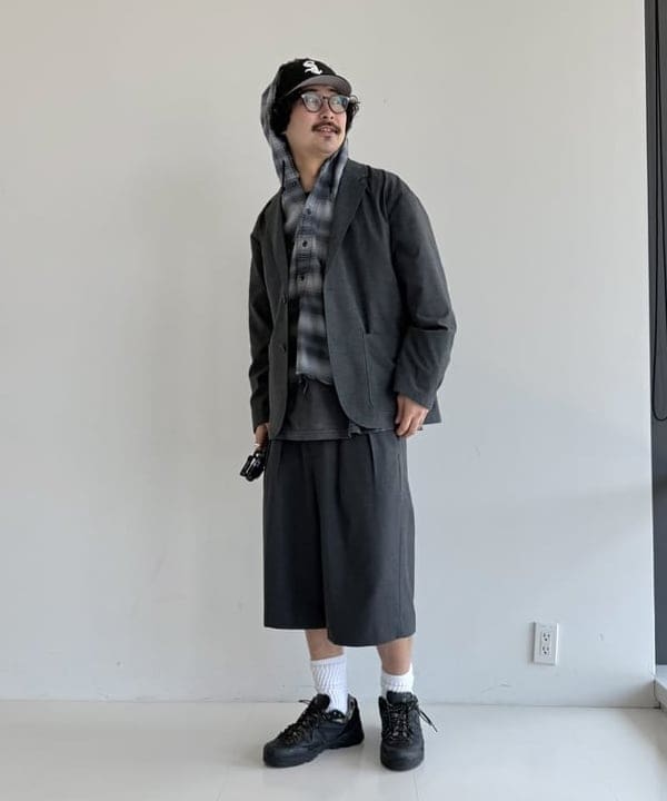 BAKU(東江 漠)さんの「BEAMS WOMEN｜【ワイドストレートフィット】ショート スラックス」を使ったコーディネート