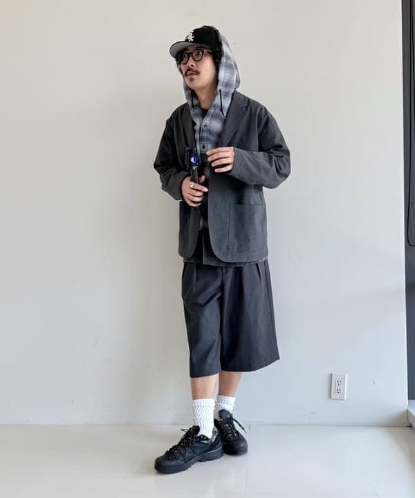 BAKU(東江 漠)さんの「BEAMS WOMEN｜【ワイドストレートフィット】ショート スラックス」を使ったコーディネート