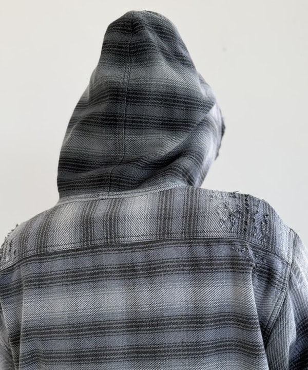 BAKU(東江 漠)さんの「BEAMS WOMEN｜【ワイドストレートフィット】ショート スラックス」を使ったコーディネート