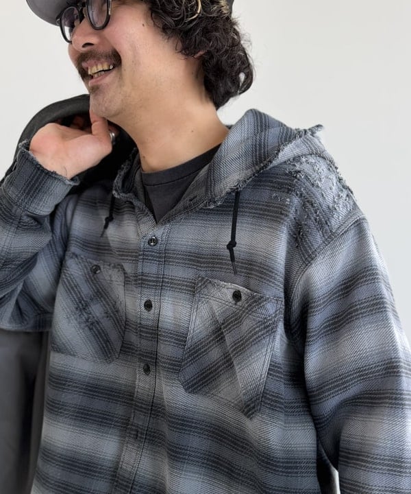 BAKU(東江 漠)さんの「BEAMS WOMEN｜【ワイドストレートフィット】ショート スラックス」を使ったコーディネート