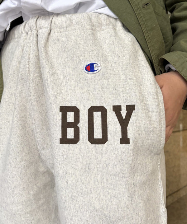 ばるたんさんの「BEAMS WOMEN｜【別注】Champion / リバースウィーブ(R) パンツ」を使ったコーディネート