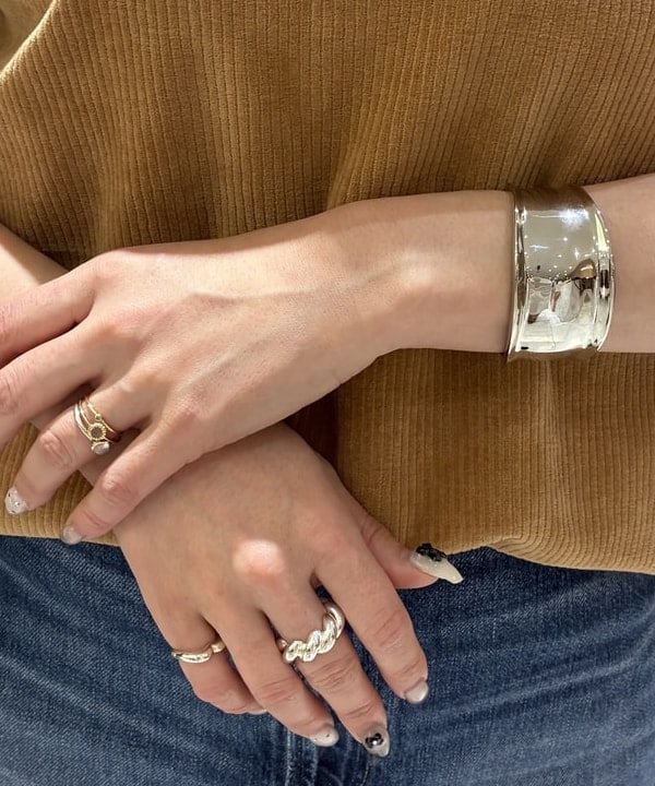 関 桂子さんの「BEAMS WOMEN｜MAISON CORNICHON / クラシック ショートスリーブ Tシャツ」を使ったコーディネート