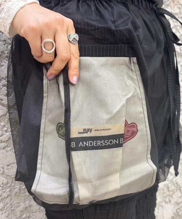 マツモト アカネさんの「BEAMS WOMEN｜JW PEI / Harlee shoulder bag SILVER」を使ったコーディネート