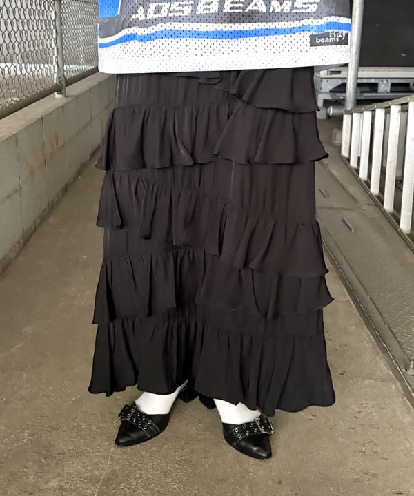 むりょさんの「BEAMS WOMEN｜アシンメトリー フリル ティアード スカート」を使ったコーディネート