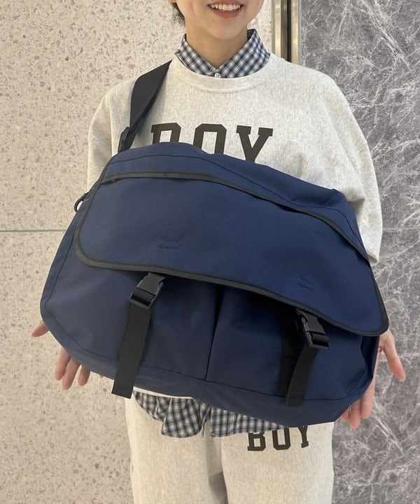 MATSUMOTO AMIさんの「BEAMS WOMEN｜【別注】Champion / リバースウィーブ(R) パンツ」を使ったコーディネート