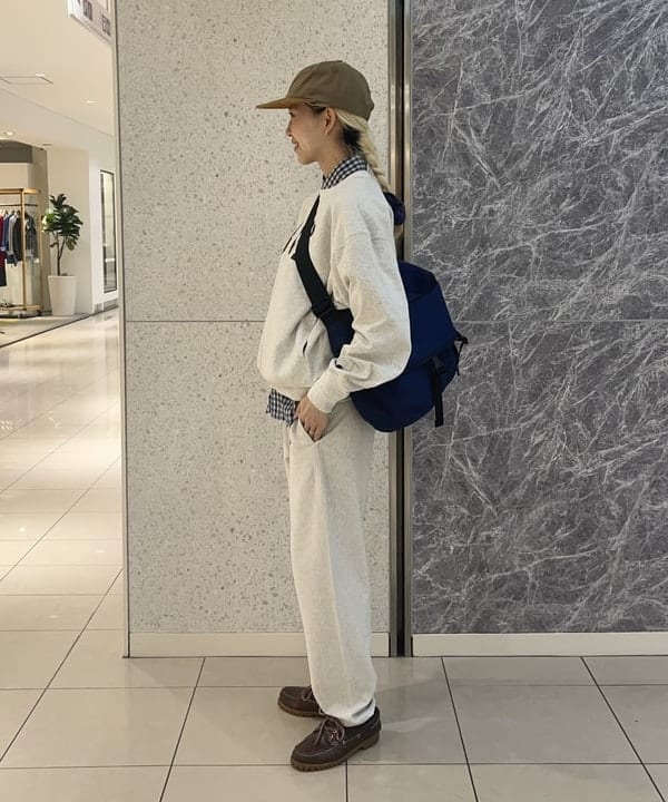 MATSUMOTO AMIさんの「BEAMS WOMEN｜【別注】Champion / リバースウィーブ(R) パンツ」を使ったコーディネート