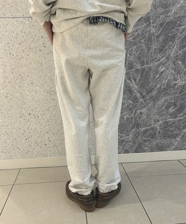 MATSUMOTO AMIさんの「BEAMS WOMEN｜【別注】Champion / リバースウィーブ(R) パンツ」を使ったコーディネート