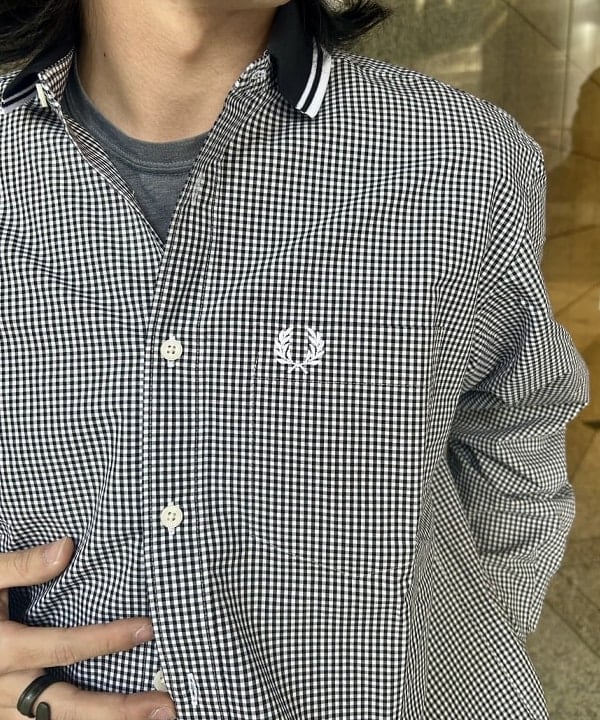 深澤 琥太郎さんの「BEAMS WOMEN｜【別注】FRED PERRY / リブカラー シャツ」を使ったコーディネート