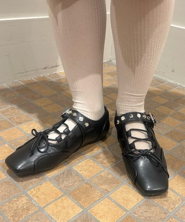 佐藤 亜美さんの「BEAMS WOMEN｜ジャカード レース クルーネック Tシャツ」を使ったコーディネート