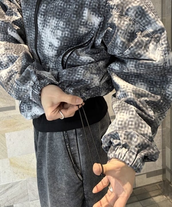 久保田 耀さんの「テック ジップ フーディ―」を使ったコーディネート