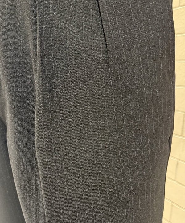 藤井 倖輝さんの「BEAMS WOMEN｜ワイドストレート 2プリーツ  スラックス」を使ったコーディネート