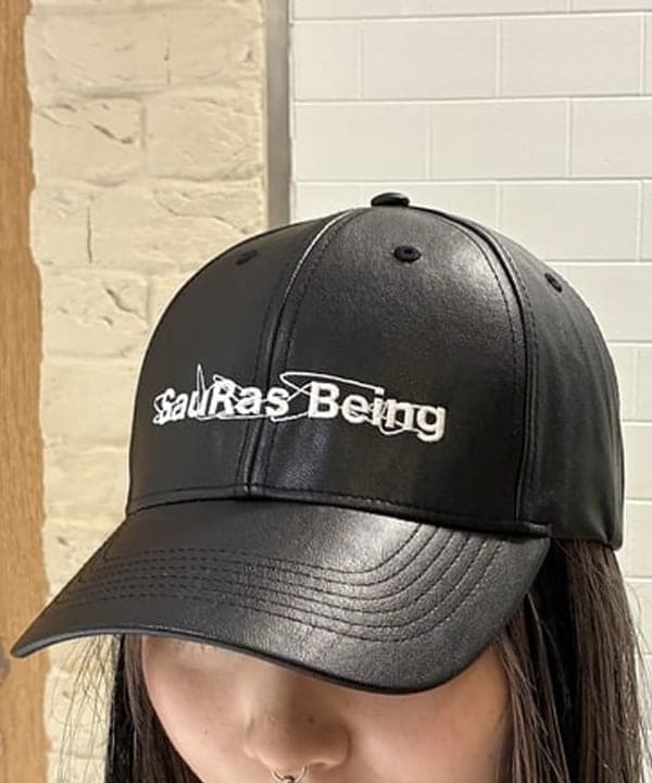 江口 息吹さんの「BEAMS WOMEN｜ハート ポーチ」を使ったコーディネート