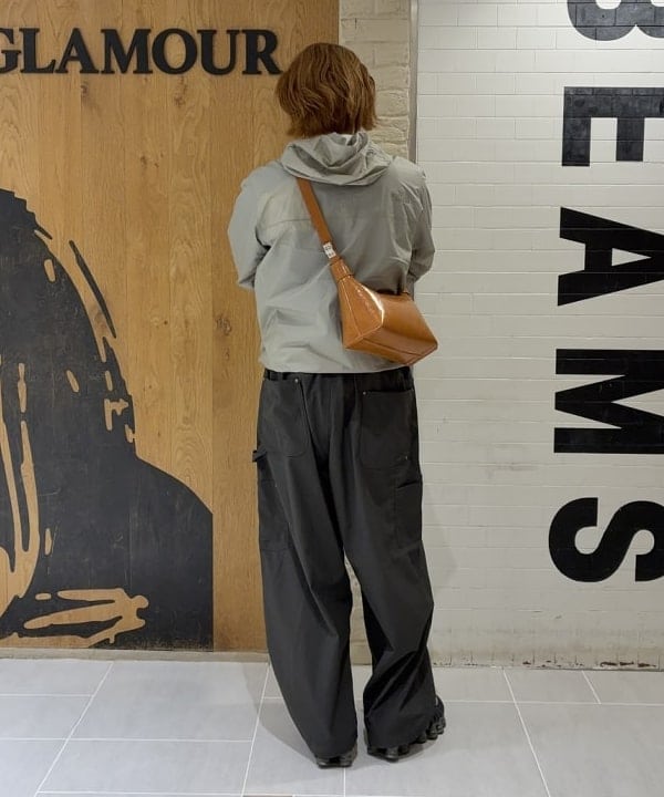 マツミヤさんの「BEAMS WOMEN｜ワイド ダブルニー イージーパンツ」を使ったコーディネート