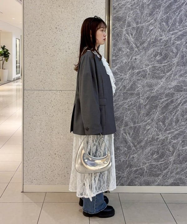 カタヤマ アヤさんの「BEAMS WOMEN｜ノーカラー ビッグ ジャケット」を使ったコーディネート