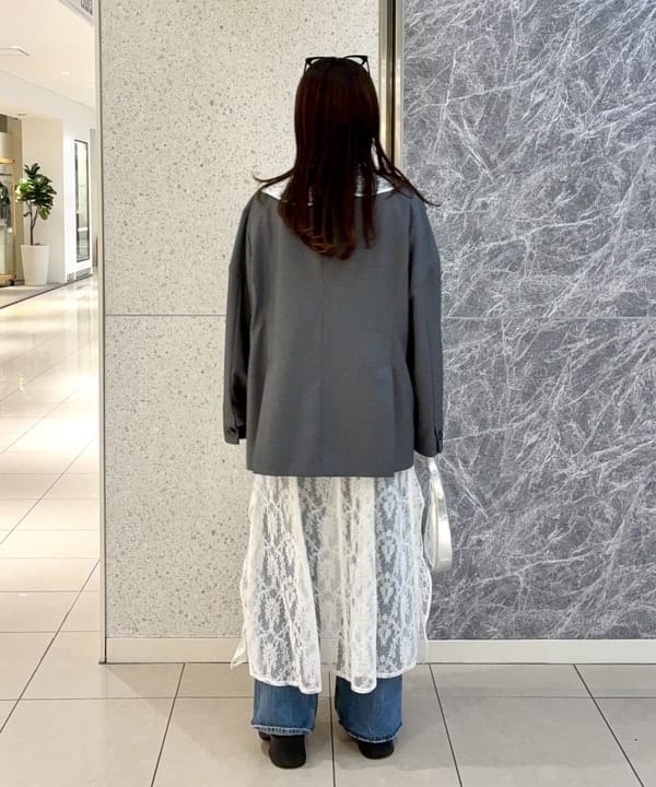 カタヤマ アヤさんの「BEAMS WOMEN｜ノーカラー ビッグ ジャケット」を使ったコーディネート