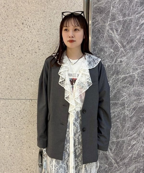 カタヤマ アヤさんの「BEAMS WOMEN｜ノーカラー ビッグ ジャケット」を使ったコーディネート