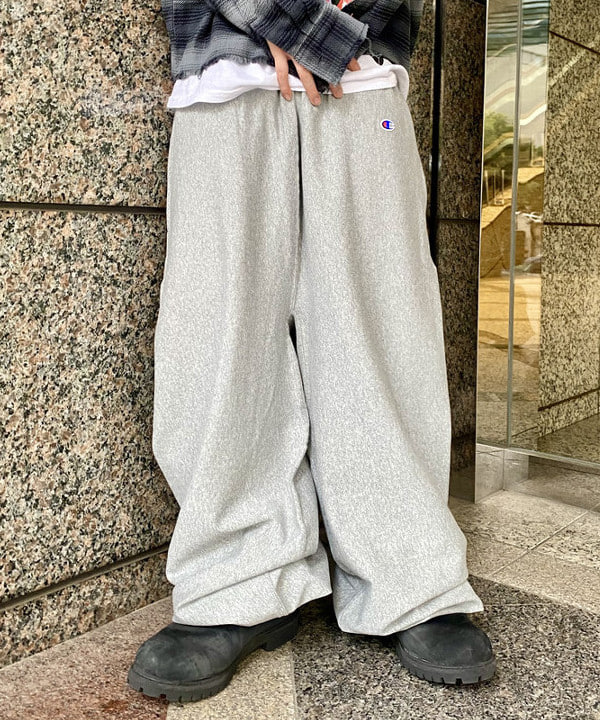 はるひむさんの「BEAMS WOMEN｜【別注】Champion / リバースウィーブ（R）ワイドパンツ」を使ったコーディネート