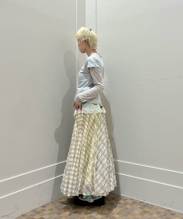 あさひさんの「BEAMS WOMEN｜アシンメトリー オフショルダー Tシャツ」を使ったコーディネート