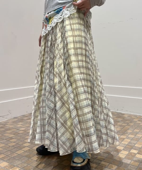 あさひさんの「BEAMS WOMEN｜アシンメトリー オフショルダー Tシャツ」を使ったコーディネート