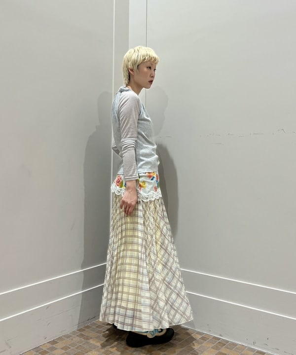 あさひさんの「BEAMS WOMEN｜アシンメトリー オフショルダー Tシャツ」を使ったコーディネート